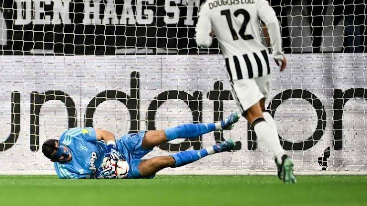 Cedera ACL Kamil Grabara